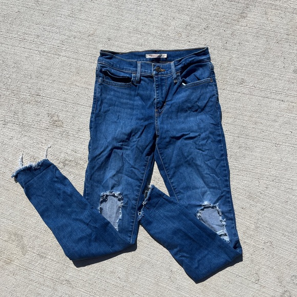 Levis 710’s - Picture 2 of 4